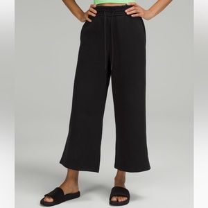 Lululemon Loungeful High-Rise Wide Leg Cropped Pants